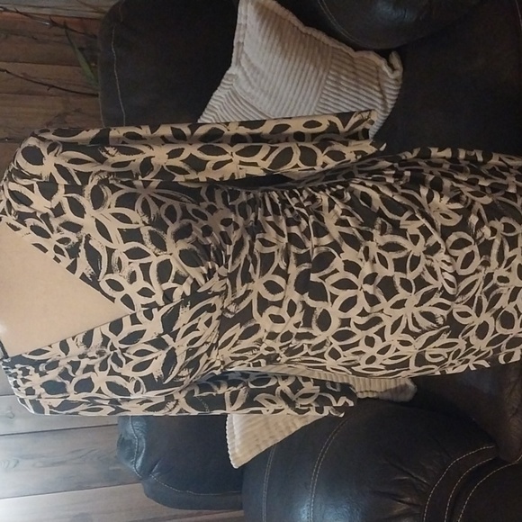 Gray and white Ralph Lauren 3/4 sleeve v-neck dress, size 4 - Picture 6 of 10